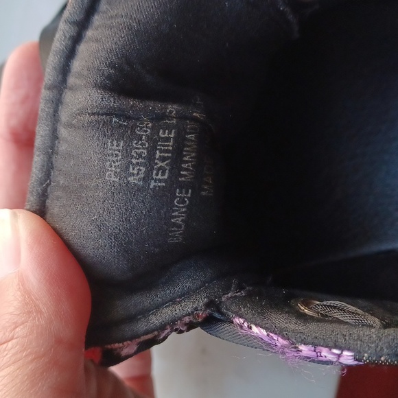 Hippie Black Floral Embroidered women's shoes - Picture 7 of 8